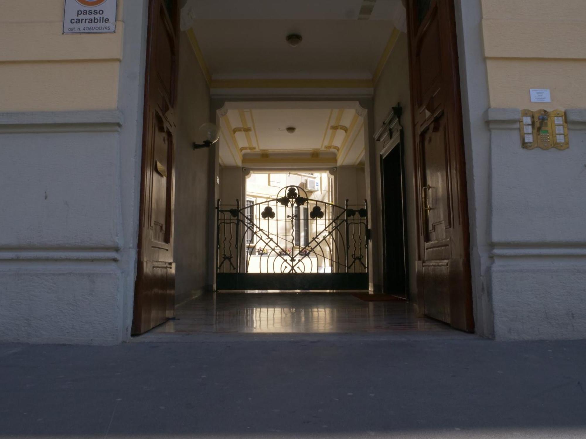 Wonderful Downtown Apartment-Hd Netflix, King-Size Bed, Two Minutes' Walk From Metro Milano Eksteriør bilde